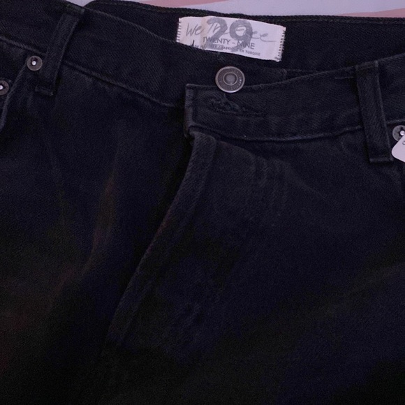 Beautiful Black edgy ripped jeans - Picture 2 of 4